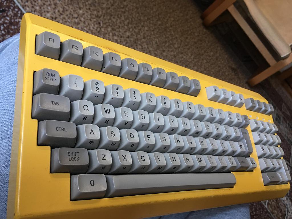 IMG_9269.JPG - самодельная клавиатура для моего первого IBM XT..