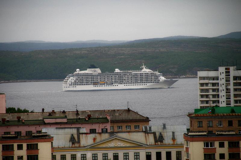 IMG_6719.JPG - 15 июня 2013года... Довольно редкий "гость" наших вод - весьма примечательный океанский лайнер "The World"...